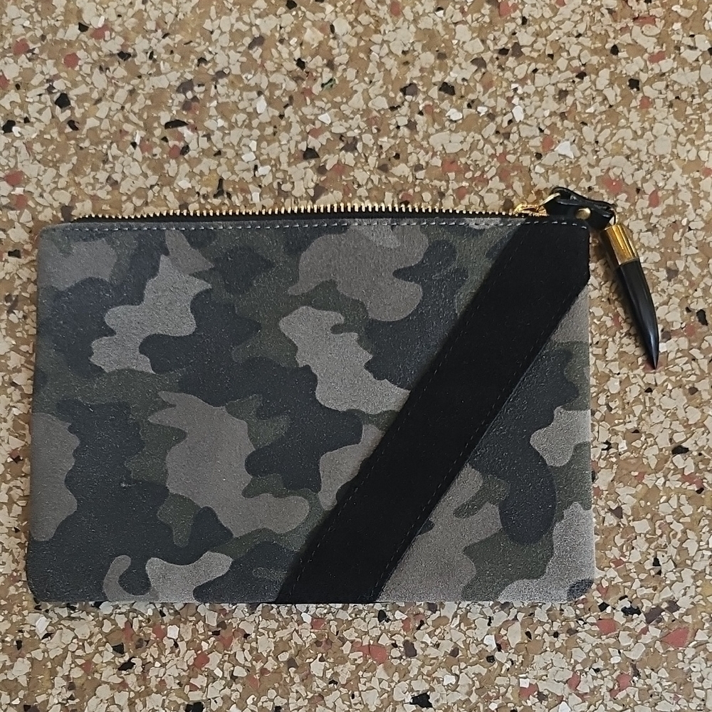 Kempton & Co Green Camo & Black Leather Small Pouch With Horn Toggle